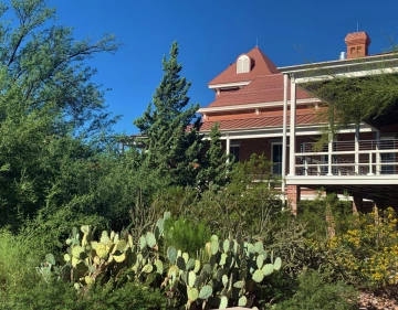 Plant diversity around Old Main